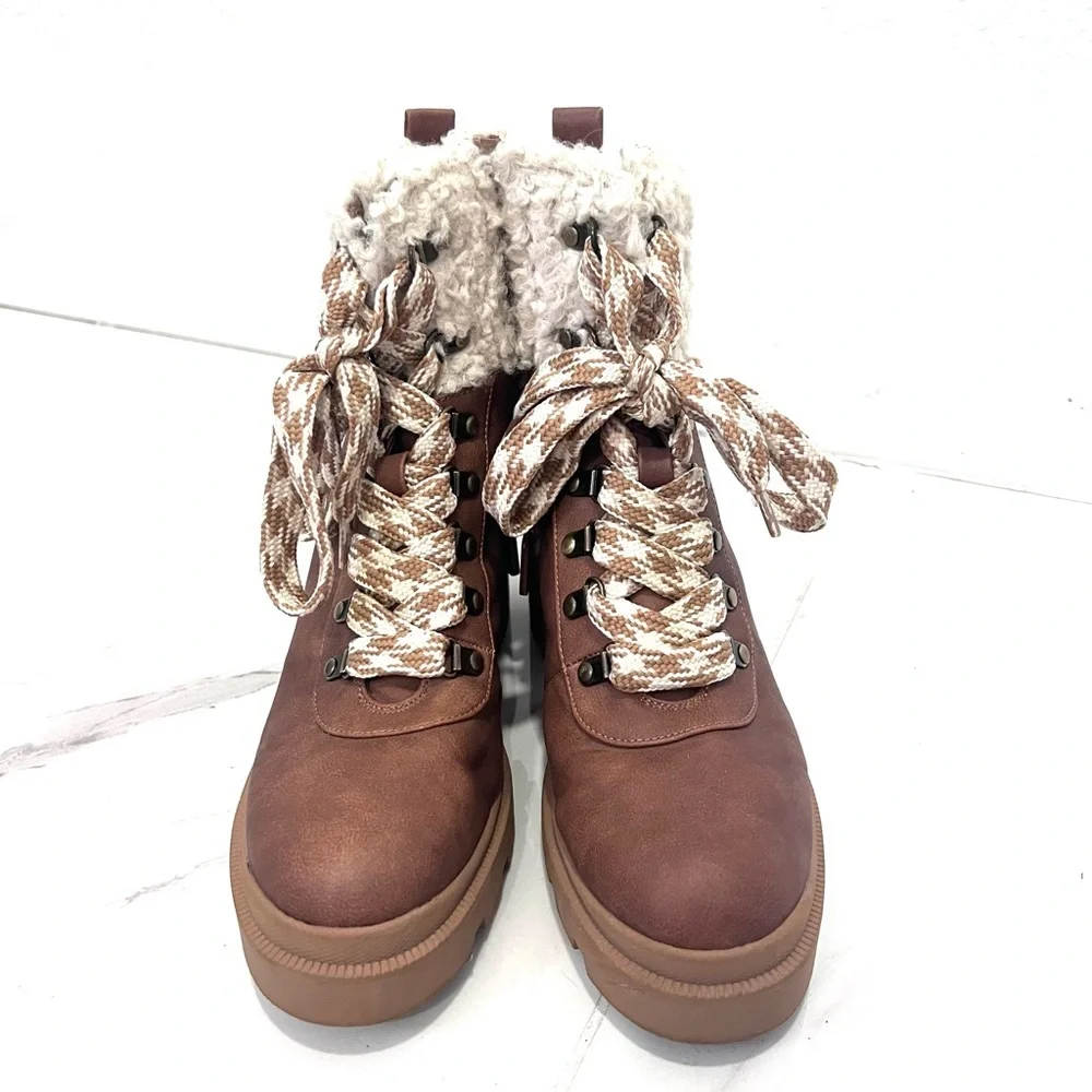 Circus by Sam Edelman Sambert‎ Dark Camel Brown and Cream Winter Boots 9